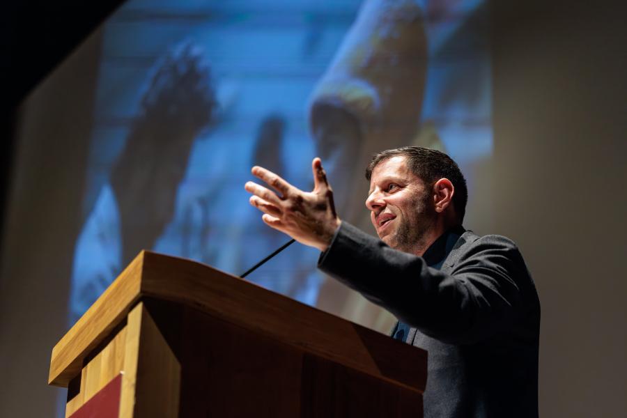 Yuval Sharon presents at the Berlin Family Lectures